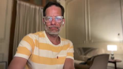 Snapshot of revoiralynch chatting on January 4, 6:30 am SonnyXXX online show from January 4, 6:30 am