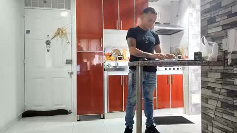 reymasterhot online show from January 18, 2:32 pm