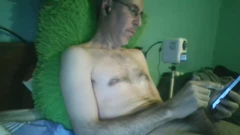 Snapshot of reyes_albert2006 chatting on February 24, 10:15 am reyes_albert2006 online show from February 24, 10:15 am