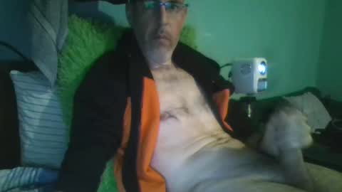 Snapshot of reyes_albert2006 chatting on November 5, 10:37 am reyes_albert2006 online show from November 5, 10:37 am