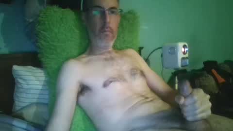 Snapshot of reyes_albert2006 chatting on November 16, 12:11 pm reyes_albert2006 online show from November 16, 12:11 pm