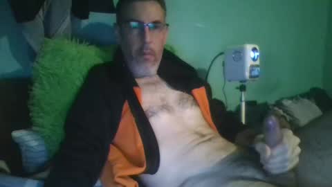 Snapshot of reyes_albert2006 chatting on November 24, 1:00 pm reyes_albert2006 online show from November 24, 1:00 pm