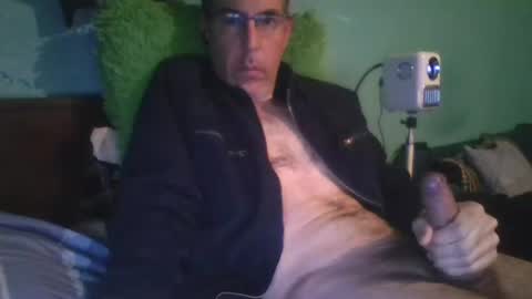 Snapshot of reyes_albert2006 chatting on December 22, 6:43 am reyes_albert2006 online show from December 22, 6:43 am