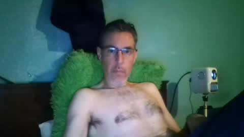 reyes_albert2006 online show from March 17, 4:17 am