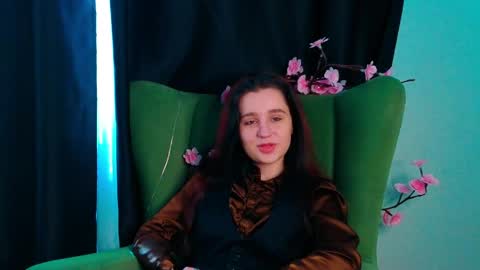 Snapshot of reynaedge chatting on May 29, 7:28 am reynaedge online show from May 29, 7:28 am