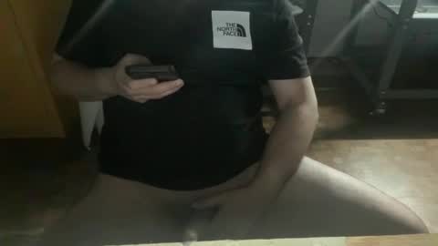 Snapshot of rgvknives chatting on September 30, 11:04 am rgvknives online show from September 30, 11:04 am