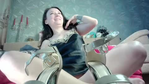 Snapshot of ria_32 chatting on February 14, 2:28 am ria_32 online show from February 14, 2:28 am