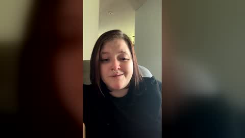 Snapshot of riah_babbie chatting on May 11, 4:04 pm riah_babbie online show from May 11, 4:04 pm