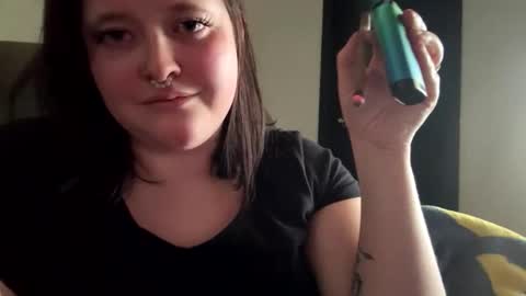 Snapshot of riah_babbie chatting on May 14, 12:34 pm riah_babbie online show from May 14, 12:34 pm
