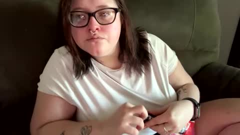 Snapshot of riah_babbie chatting on June 11, 12:36 pm riah_babbie online show from June 11, 12:36 pm