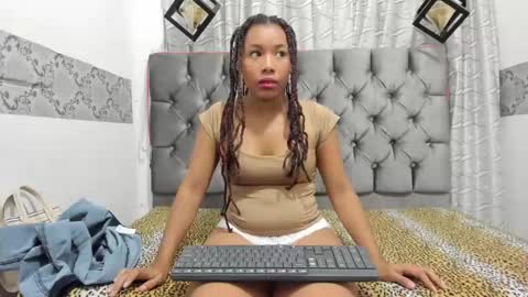 riaha_18_ online show from December 14, 1:27 pm