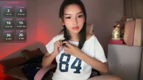 Snapshot of riana_gorgeous69 chatting on June 24, 1:43 pm riana online show from June 24, 1:43 pm