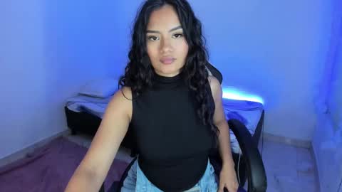 Snapshot of riana_kean chatting on March 10, 2:39 am RianaK online show from March 10, 2:39 am