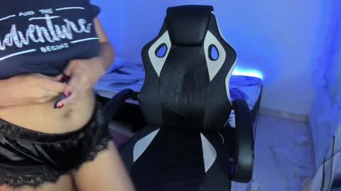 Snapshot of riana_kean chatting on March 12, 5:35 am RianaK online show from March 12, 5:35 am