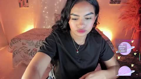 Snapshot of riana_kean chatting on November 26, 5:19 am RianaK online show from November 26, 5:19 am