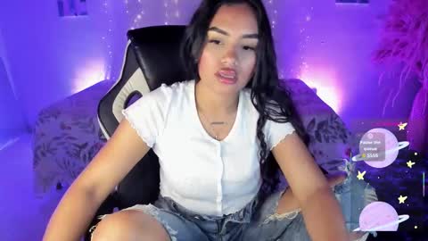 Snapshot of riana_kean chatting on December 19, 1:34 am RianaK online show from December 19, 1:34 am