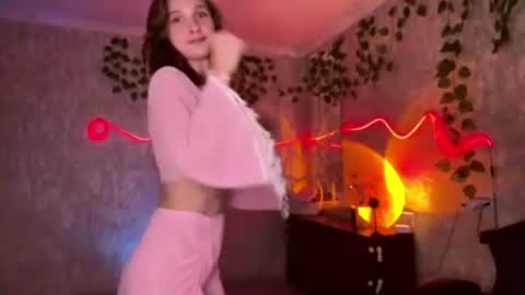riana_razz online show from July 8, 2:43 pm