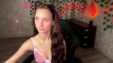 riana_razz online show from August 4, 6:05 am