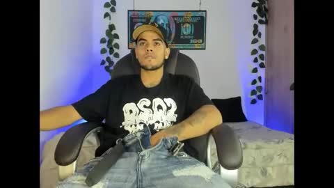 Snapshot of riancum chatting on February 24, 2:40 am juan online show from February 24, 2:40 am