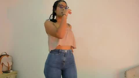 Snapshot of riby_ chatting on May 25, 7:20 pm riby online show from May 25, 7:20 pm