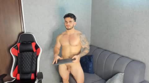 ricardogonzalez666 online show from December 18, 3:47 am