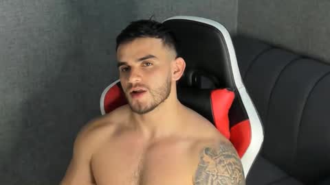 ricardogonzalez666 online show from December 22, 1:01 am