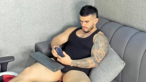 ricardogonzalez666 online show from January 19, 3:29 am