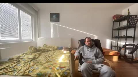 ricciardio online show from October 5, 6:34 am