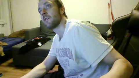 Snapshot of ricciardio chatting on June 14, 8:55 pm ricciardio online show from June 14, 8:55 pm
