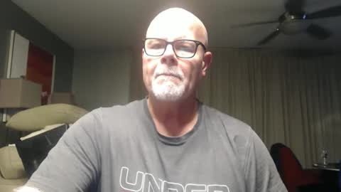 Snapshot of rich32937 chatting on April 1, 10:49 am rich32937 online show from April 1, 10:49 am