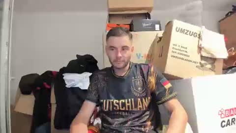 Snapshot of rich_richard258 chatting on July 15, 2:17 am rich_richard258 online show from July 15, 2:17 am