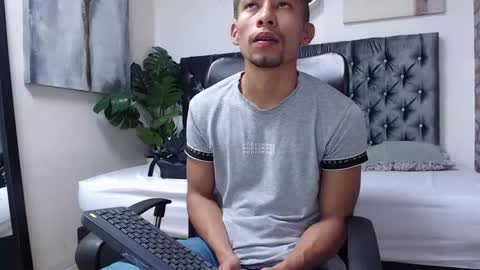 richar_voller online show from December 31, 11:20 am