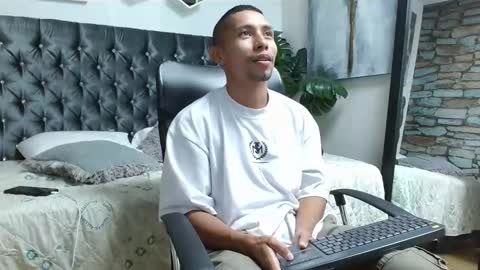 richar_voller online show from March 10, 2:48 pm