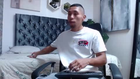 richar_voller online show from October 21, 11:11 am