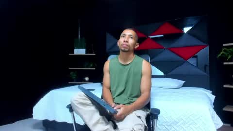 Snapshot of richar_voller chatting on May 6, 11:26 am richar_voller online show from May 6, 11:26 am