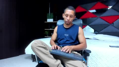 Snapshot of richar_voller chatting on May 7, 11:37 am richar_voller online show from May 7, 11:37 am