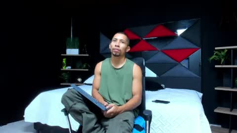 Snapshot of richar_voller chatting on May 9, 11:37 am richar_voller online show from May 9, 11:37 am