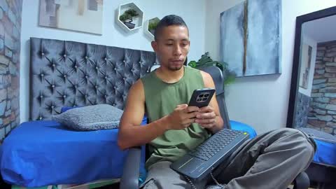 Snapshot of richar_voller chatting on June 6, 11:26 am richar_voller online show from June 6, 11:26 am