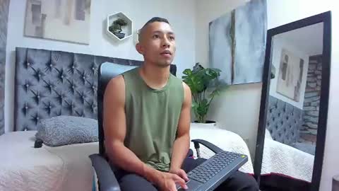 Snapshot of richar_voller chatting on July 10, 11:24 am richar_voller online show from July 10, 11:24 am