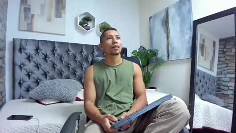 Snapshot of richar_voller chatting on July 17, 11:28 am richar_voller online show from July 17, 11:28 am