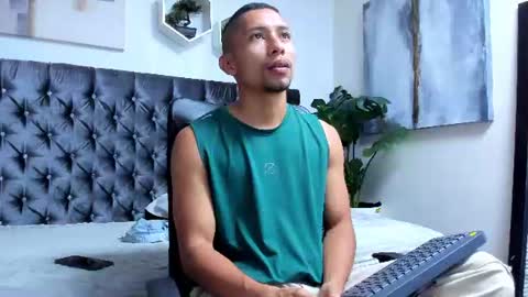 Snapshot of richar_voller chatting on July 25, 11:30 am richar_voller online show from July 25, 11:30 am