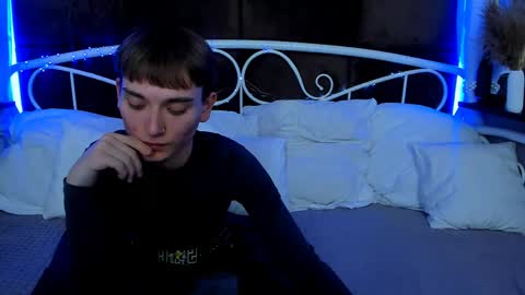 Snapshot of richard_holland chatting on April 14, 9:10 pm Richard online show from April 14, 9:10 pm