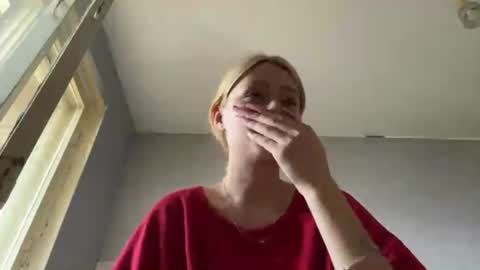 Snapshot of richellearmentrout chatting on June 30, 2:18 pm jenny online show from June 30, 2:18 pm