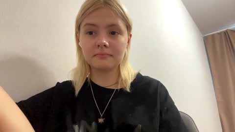 Snapshot of richellearmentrout chatting on July 25, 3:09 pm jenny online show from July 25, 3:09 pm
