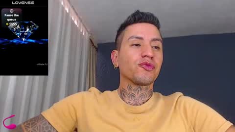 Snapshot of richi_grubby chatting on January 6, 7:24 pm David online show from January 6, 7:24 pm