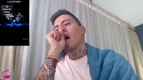 Snapshot of richi_grubby chatting on January 8, 8:50 pm David online show from January 8, 8:50 pm