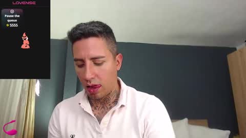 Snapshot of richi_grubby chatting on January 22, 6:52 pm David online show from January 22, 6:52 pm