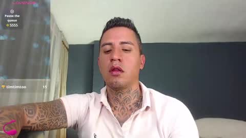 Snapshot of richi_grubby chatting on January 22, 10:05 pm David online show from January 22, 10:05 pm