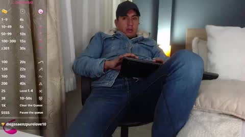 Snapshot of richi_grubby chatting on February 19, 1:51 am David online show from February 19, 1:51 am