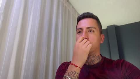 Snapshot of richi_grubby chatting on March 1, 8:53 pm David online show from March 1, 8:53 pm